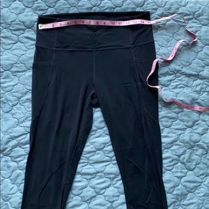 Athleta salutation stash pocket leggings